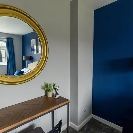 Woodfield Road - 2 Bed In With Spacious Garden & Hot Tub Hire *
