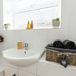 Woodfield Road - Two Bed In With Cosy Living Fire. هاروغايت