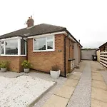 Woodfield Road - Two Bed In With Cosy Living Fire. * هاروغايت