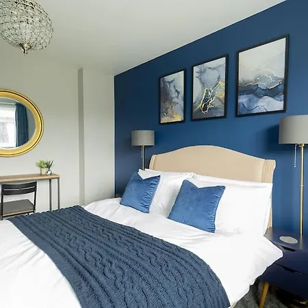 Woodfield Road - Two Bed In With Cosy Living Fire. בית נופש