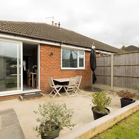 Woodfield Road - Two Bed In With Cosy Living Fire. בית נופש