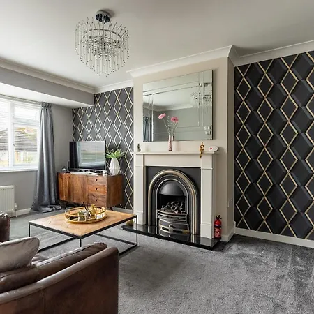 Woodfield Road - Two Bed In With Cosy Living Fire. * Харрогейт