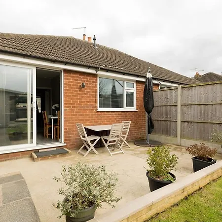 Feriehus Woodfield Road - 2 Bed In With Spacious Garden & Hot Tub Hire Harrogate