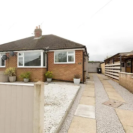 Woodfield Road - 2 Bed In With Spacious Garden & Hot Tub Hire Feriehus Harrogate