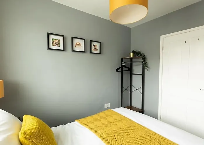 Woodfield Road - Two Bed In With Cosy Living Fire. Holiday home *