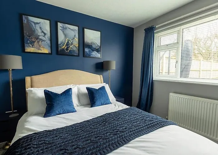 Woodfield Road - Two Bed In With Cosy Living Fire. Holiday home *